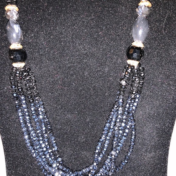 Beaded necklace - Picture 2 of 4